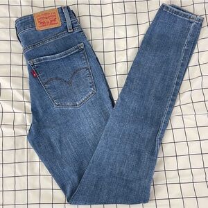 Levi's 721 High Rise Skinny W26L32